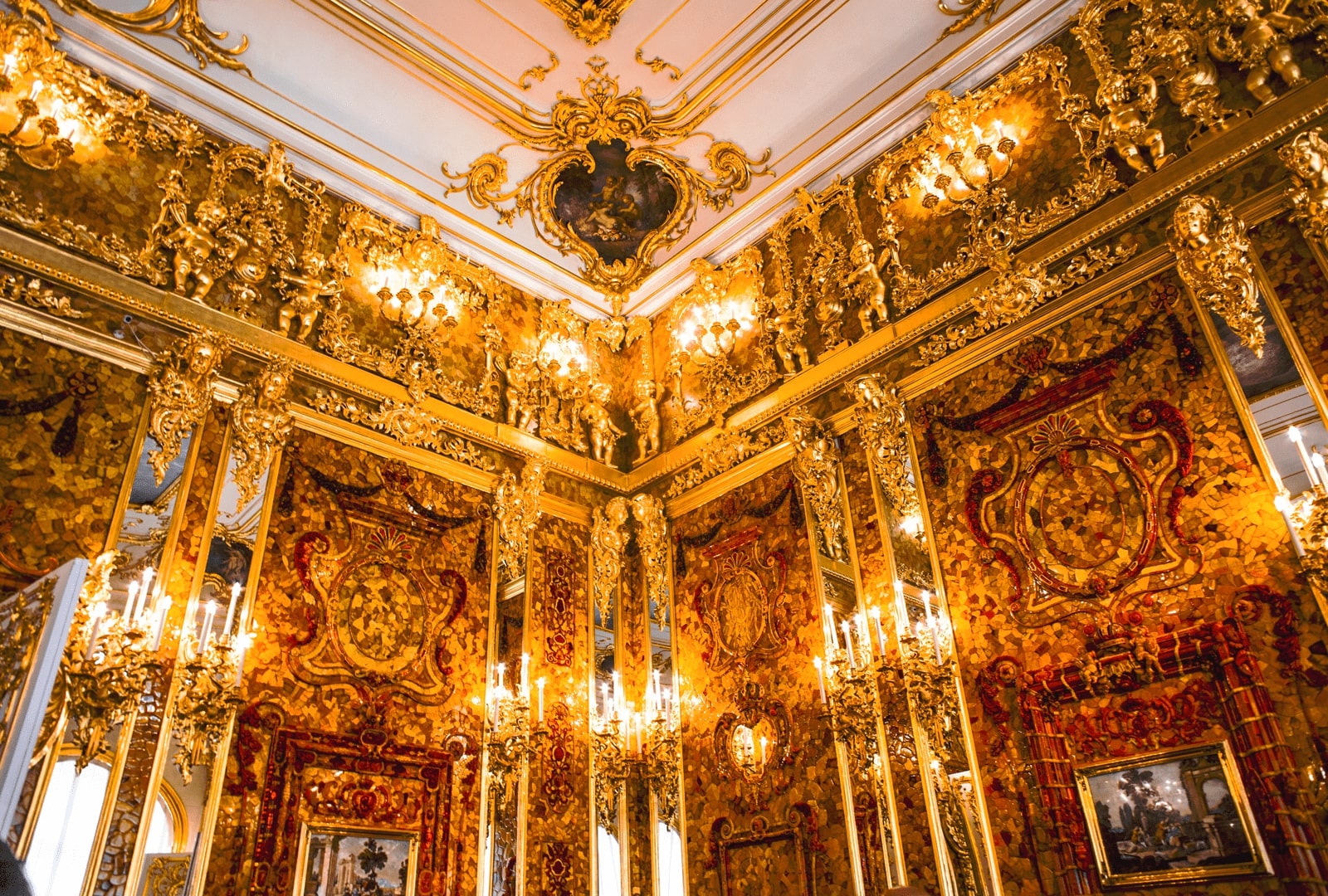 Поиск янтарной комнаты в Калининграде